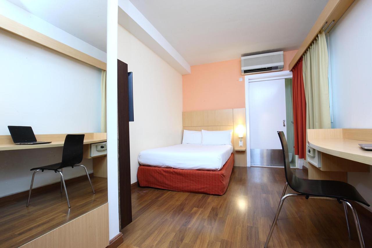 Ibis Buenos Aires Obelisco Hotel Bagian luar foto